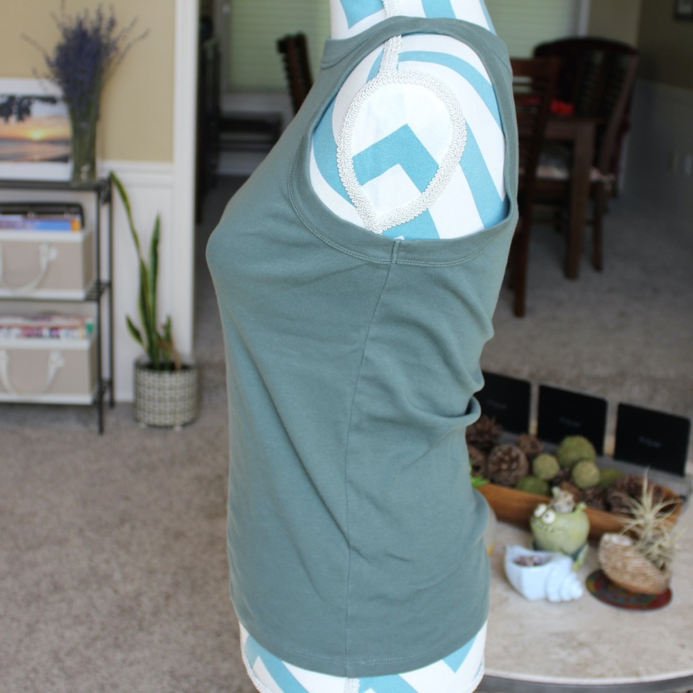 LOFT Tank Top - Picture 4 of 8